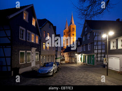 Altstadt mit St. Marien Kirche im Abendlicht, Schwelm, Ruhrgebiet, Nordrhein-Westfalen, Deutschland Stockfoto