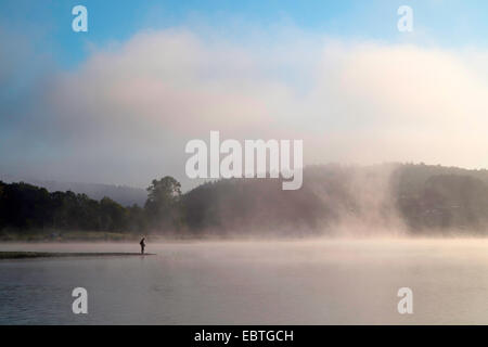 Poehl Stausee im Morgennebel, Jocketa, Vogtland, Sachsen, Deutschland Stockfoto