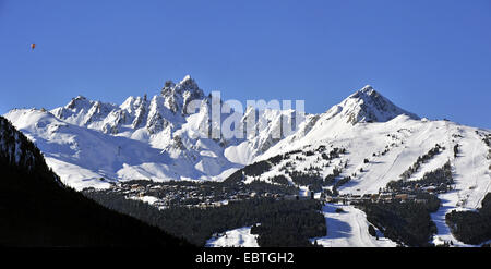 Blick auf Ski Ressort Courchevel 1850, Frankreich, Savoie Stockfoto