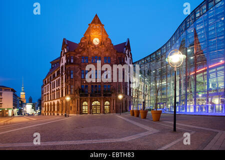 Großen Marktplatz mit Rathaus und Berswordt Halle in der Dämmerung, Dortmund, Ruhrgebiet, Nordrhein-Westfalen, Deutschland Stockfoto