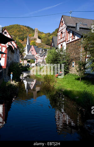 Fachwerkhäuser in der historischen Altstadt, Deutschland, Rheinland-Pfalz, Monreal Stockfoto