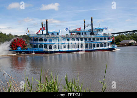 Schaufelrad-Dampfer MS Louisiana Star auf Kiel Chanel, Deutschland, Schleswig-Holstein, Dithmarschen Stockfoto