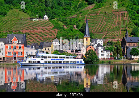 Dorf Alf Moseltal, Deutschland, Rheinland-Pfalz Stockfoto