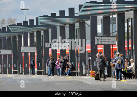 Busbahnhof in Bergisch Gladbach, Deutschland, Nordrhein-Westfalen Stockfoto