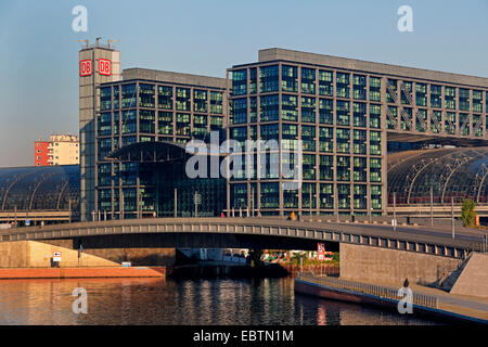 Berliner Hauptbahnhof am frühen Morgen, Deutschland, Berlin Stockfoto