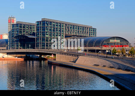 Berliner Hauptbahnhof am frühen Morgen, Deutschland, Berlin Stockfoto