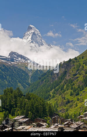 Zermatt mit Matterhorn im Hintergrund, Schweiz, Wallis, Zermatt Stockfoto