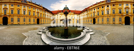 Haupthof der Melk Abtei, Österreich, Niederösterreich Stockfoto