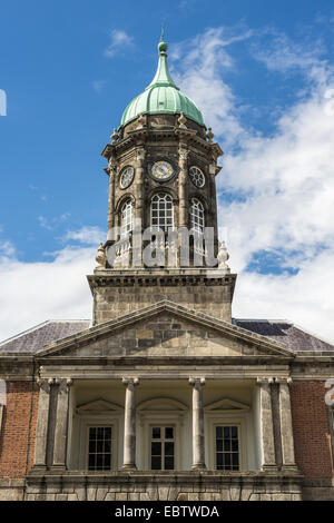 Der Bedford-Turm in Dublin Castle in das Herzstück des georgischen Schlosshof flankiert von den Toren von Tapferkeit und J Stockfoto