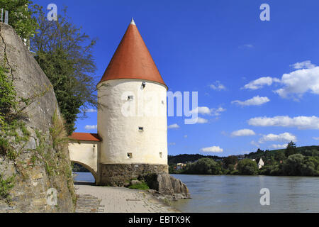 Turm Schaiblingsturm am Inn-Fluss, Deutschland, Bayern, Niederbayern, Niederbayern, Passau Stockfoto