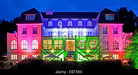 Theater an der Ruhr im Raffelbergpark am Abend, Deutschland, Nordrhein-Westfalen, Ruhrgebiet, Mülheim an der Ruhr Stockfoto