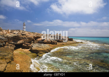 Leuchtturm am Kap Cap de ses Salines, Mallorca, Balearen, Spanien Stockfoto