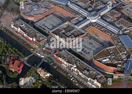 CentrO Oberhausen mit Essen Halle, Kanal und japanischer Garten, Deutschland, Nordrhein-Westfalen, Ruhrgebiet, Oberhausen Stockfoto