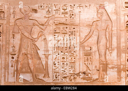 Wandbild Relief in der Leichenhalle Tempel von Ramses III. in Theben-West, Medinat Habu, Ägypten, Luxor Stockfoto