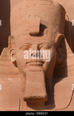 Detail der Kolossalstatue von Ramses II. von Abu Simbel Tempel, Ägypten, Abu Simbel Stockfoto