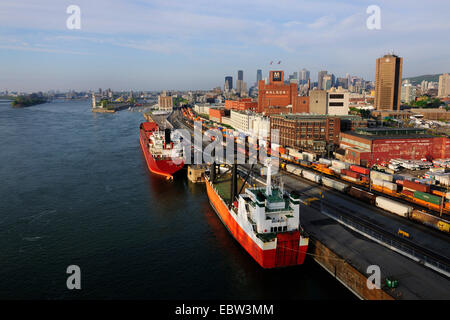 Hafen und die Skyline von Montreal am St. Lawrence River, Kanada, Quebec, Montreal Stockfoto