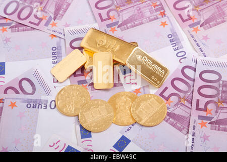500 Euro-Banknoten und Goldbarren Stockfoto