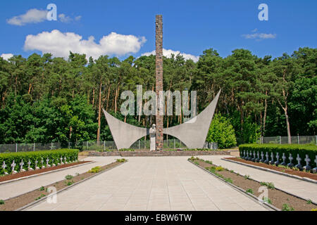 Soldatenfriedhof der polnischen Armee mit 2000 Soldaten Gräber, Polen, Westpommern, Siekierki Stockfoto