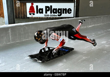 weiblichen Skelett Athlet beginnend, Frankreich, Savoyen, la Plagne Stockfoto