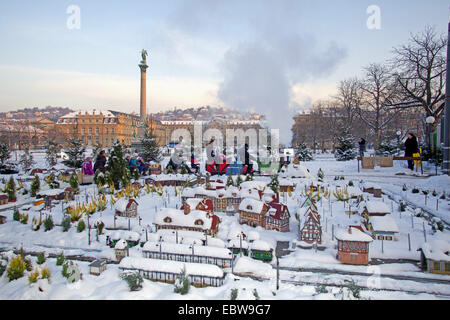 Miniatur-Eisenbahn am Weihnachtsmarkt, Deutschland, Baden-Württemberg, Stuttgart Stockfoto