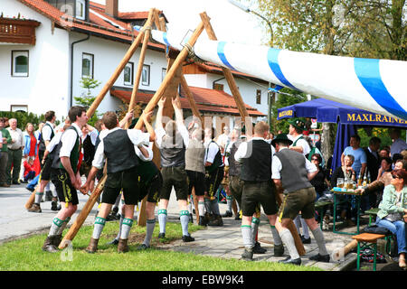 traditionelle oder ein Maibaum, Deutschland, Bayern, Bad Aibling Stockfoto