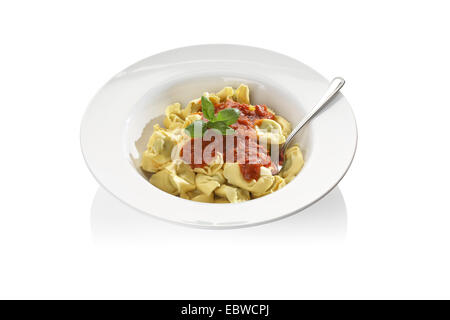 Eine Schüssel mit Tortellini Stockfoto