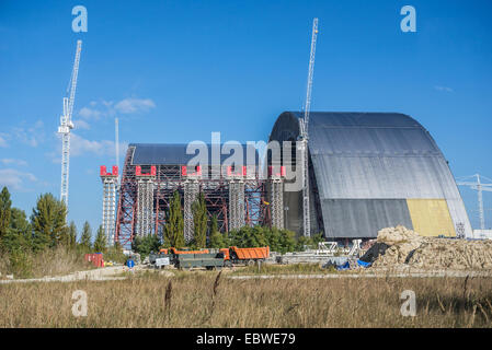 Neue sichere Entbindung gebaut, um alte Sarkophag des nuklearen Reaktor Nummer 4 im Kernkraftwerk Tschernobyl, Ukraine enthalten Stockfoto