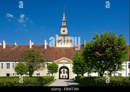 Tor mit der Torturm in Wilhelmshof Innenhof, altes Schloss Schleißheim, Oberschleißheim, Upper Bavaria, Bavaria, Germany Stockfoto