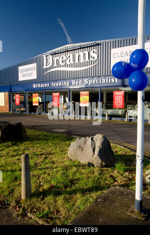 Träumt Bett Showrooms, Penarth Road, Cardiff, Wales. Stockfoto