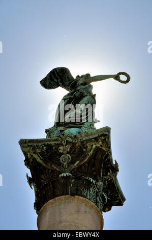 Statue der Göttin Concordia auf dem Jubilaeumssaeule am Schlossplatz, Deutschland, Baden-Württemberg, Stuttgart Stockfoto