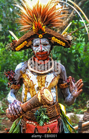 Bunte Huli Wigmen mit gemalten Gesicht, Papua Neu Guinea Stockfoto