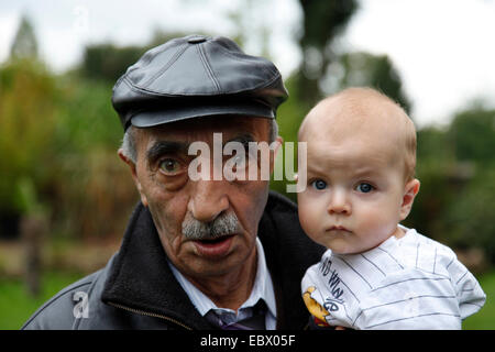 Opa und Enkel Stockfoto