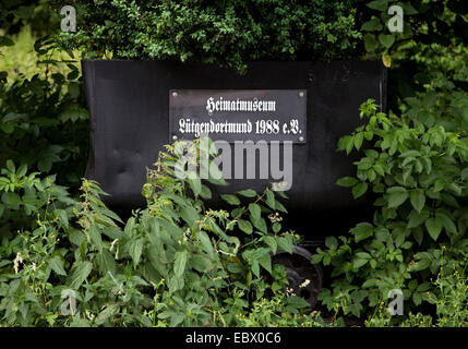 Kohle-LKW vor dem Museum der Geschichte im Schloss Dellwig, Dortmund, Ruhrgebiet, Nordrhein-Westfalen, Deutschland Stockfoto