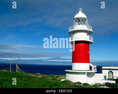 Leuchtturm Faro de San Crist¾bal, Teneriffa mit dem Teide im Hintergrund, Kanarische Inseln, La Gomera, San Sebastian Stockfoto