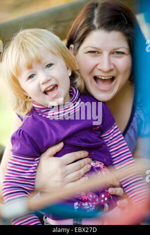 Mutter und Tochter haben Spaß Stockfoto