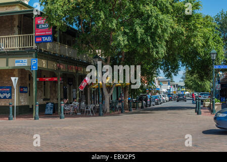 Das Hotel Grosvenor auf Ocean Street, der Hauptstraße von der Begegnung Küste touristischen Stadt von Victor Harbor in South Australia Stockfoto