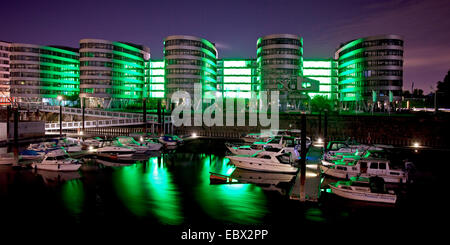 Marina Duisburg und die fünf Boote im Duisburger Innenhafen, Deutschland, Nordrhein-Westfalen, Ruhrgebiet, Duisburg Stockfoto