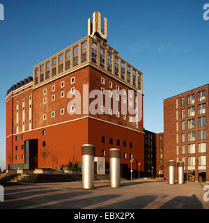 Logo der Dortmunder Union Brauerei, Dortmunder Union-Brauerei, auf dem Dach des Europäischen Zentrums für die Kreativwirtschaft, Dortmund, Ruhrgebiet, Nordrhein-Westfalen, Deutschland Stockfoto