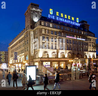 Handelshof mit Label "Essen Die Einkaufsstadt" und "Kulturhauptstadt Europas" in Essen City, Essen, Ruhrgebiet, Nordrhein-Westfalen, Deutschland Stockfoto