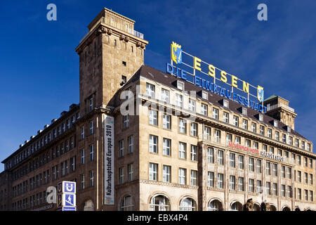 Handelshof mit Label "Essen Die Einkaufsstadt" und "Kulturhauptstadt Europas" in Essen City, Essen, Ruhrgebiet, Nordrhein-Westfalen, Deutschland Stockfoto