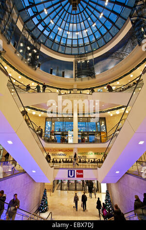 Center Limbecker Platz, größte über Stadt Shopping Mall in Deutschland, Deutschland, Nordrhein-Westfalen, Ruhrgebiet, Essen Stockfoto