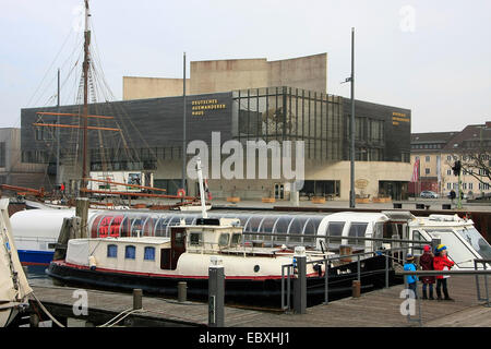 Der neue Hafen wurde zunächst von der Norddeutschen Lloyd verwendet. Vor der deutschen Emigration Zentrum von Bremerhaven. Rund um den neuen Hafen sind die Havenwelten, KlimaHaus, Mediterraneo, Lloyd Marina, Meer Zoo und vieles mehr. Foto: Klaus Nowottnick Datum: März 7, Stockfoto