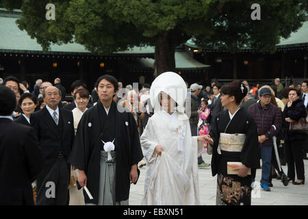 Hochzeit Zeremonien am Meiji-Schrein in Tokio, Japan. Stockfoto