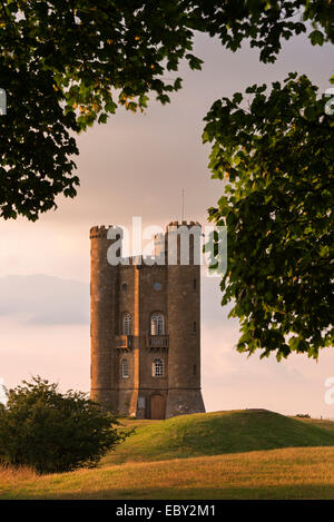 Broadway Tower, eines der bekanntesten Gebäude Cotswolds, Worcestershire, England. (Juli) im Sommer 2014. Stockfoto