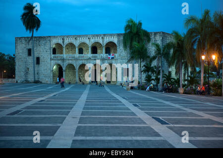 Dominikanische Republik, Santo Domingo, Zona Colonial, Plaza De La Hispanidad, Alcazar de Colon, Palast des 1.Vizekönigs Amerika Stockfoto