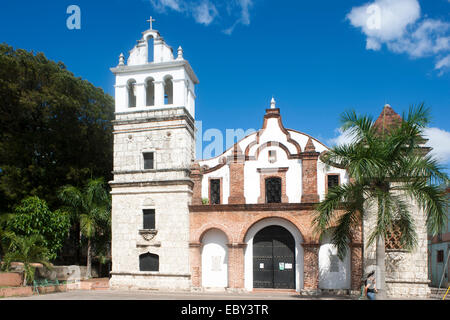 Dominikanische Republik, Santo Domingo, Iglesia de Santa Barbara Im Mai Hafenviertel La Atarazana, Stockfoto