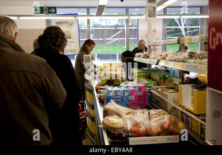 Lidl-Supermarkt in Battersea - London-Uk Stockfoto