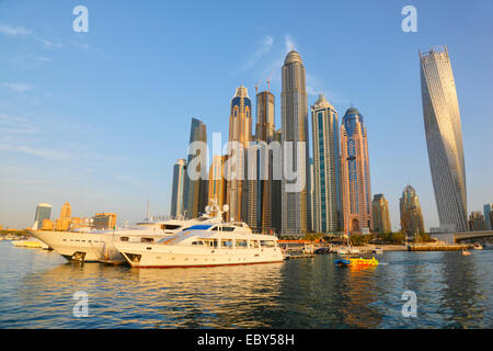 Jachthafen von Dubai waterfront Stockfoto