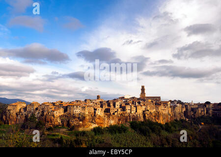 Die mittelalterliche Stadt von Pitigliano in der Toskana - Grosseto, Italien Stockfoto