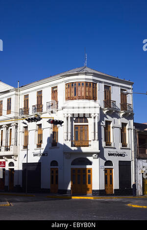 Das Gebäude des Banco GNB finanzielle Institute im Zentrum von Arequipa, Peru Stockfoto